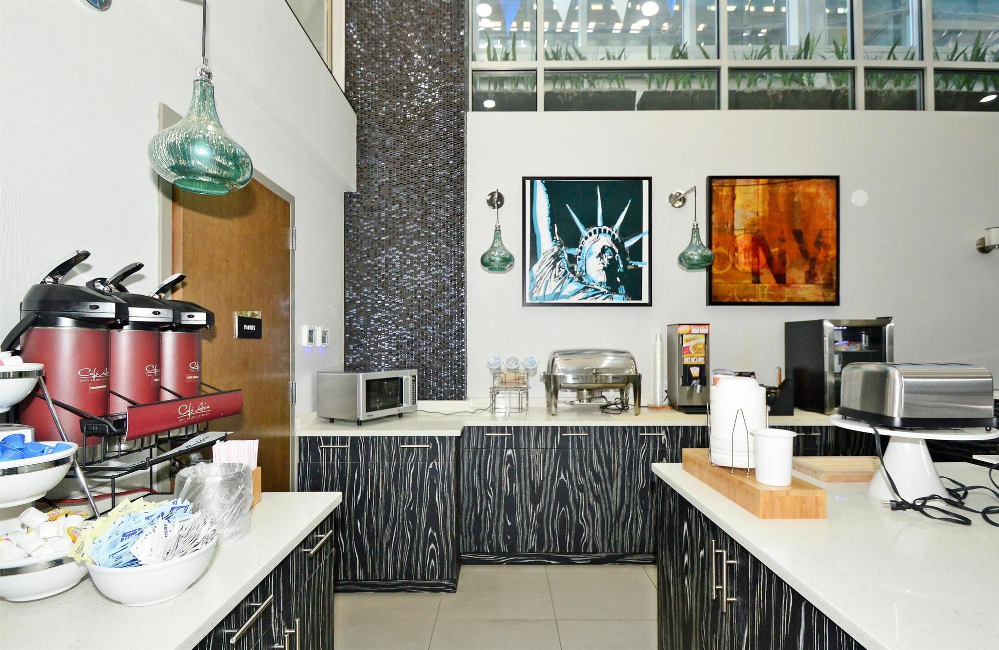 Best Western Plus Laguardia Airport Hotel Queens Nowy Jork Zewnętrze zdjęcie
